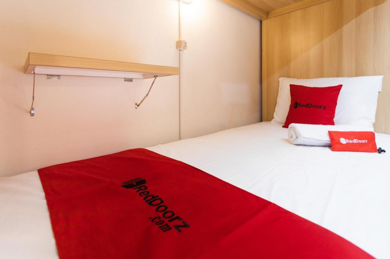 Reddoorz Hostel @ Malang City Center 2 Bagian luar foto