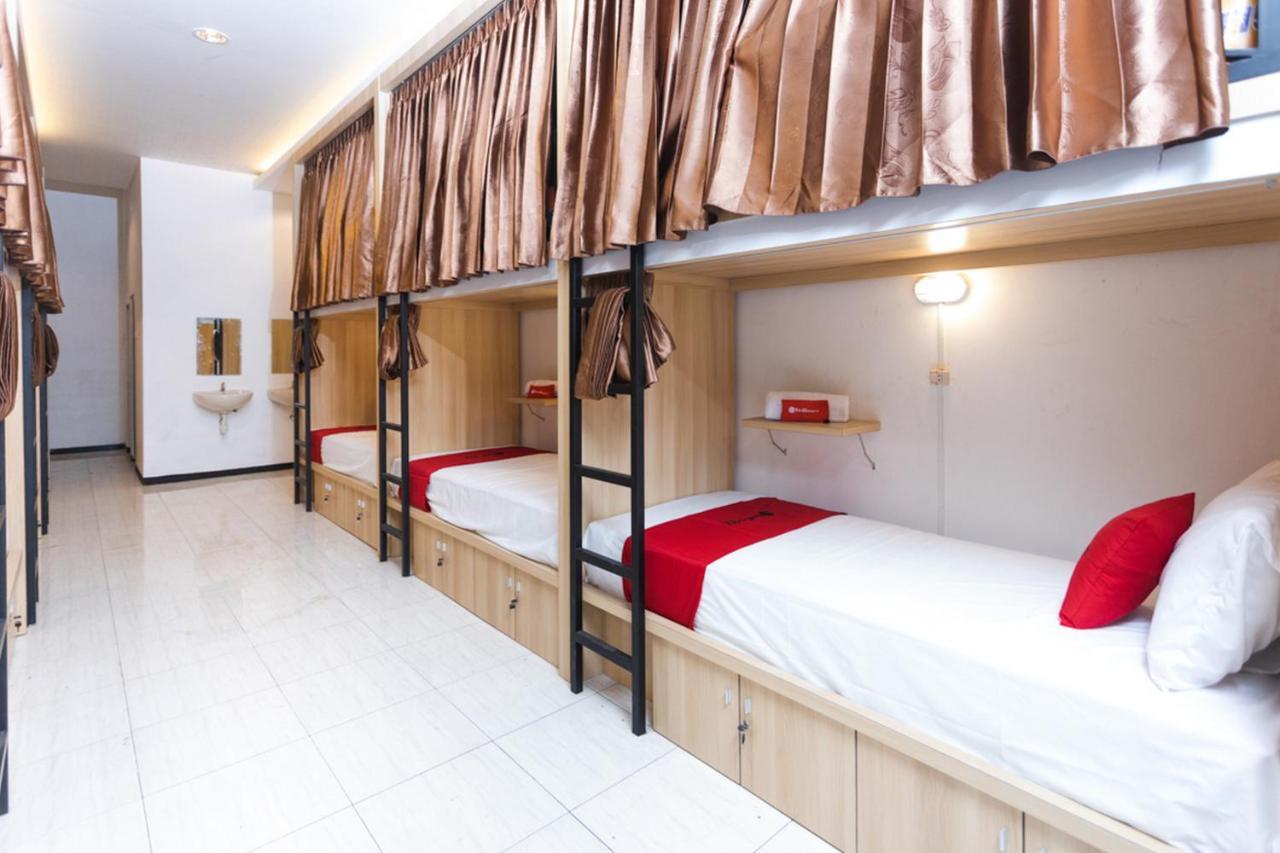 Reddoorz Hostel @ Malang City Center 2 Bagian luar foto