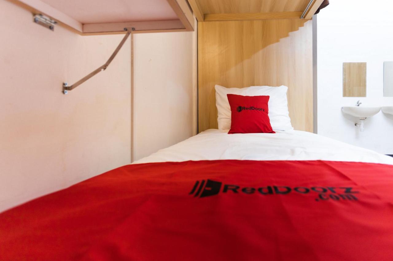 Reddoorz Hostel @ Malang City Center 2 Bagian luar foto