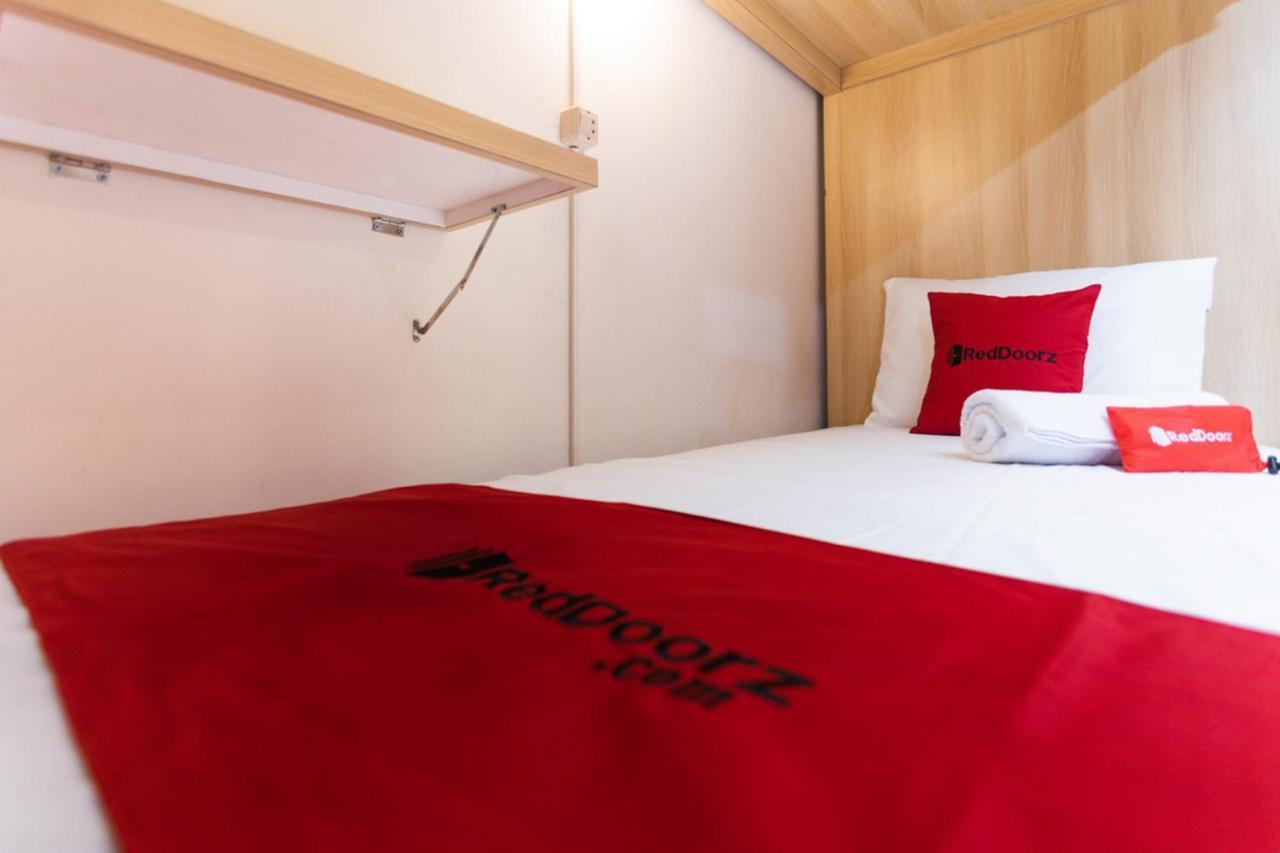 Reddoorz Hostel @ Malang City Center 2 Bagian luar foto
