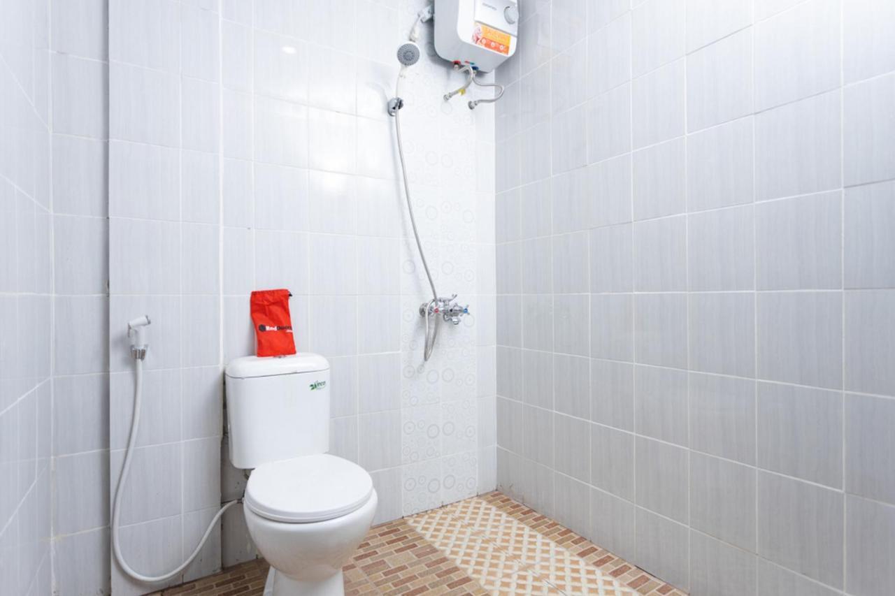 Reddoorz Hostel @ Malang City Center 2 Bagian luar foto