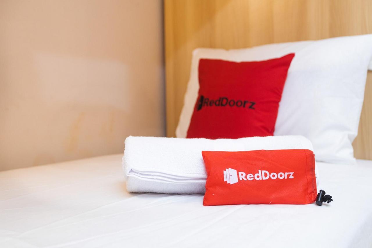 Reddoorz Hostel @ Malang City Center 2 Bagian luar foto